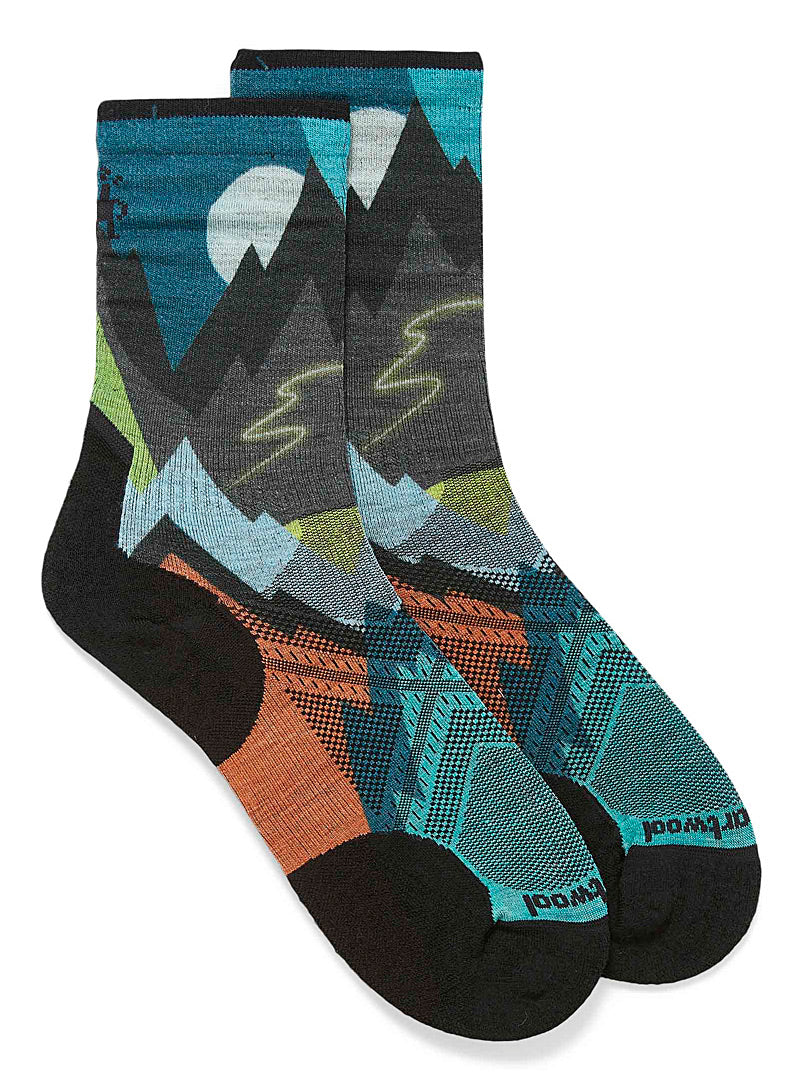 http://www.twoutdoors.ca/cdn/shop/files/run-mountain-merino-socks.jpg?v=1696543929